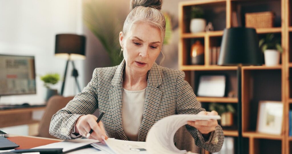 W dzisiejszym złożonym świecie finansów, rola księgowych ewoluowała z tradycyjnego prowadzenia ksiąg do pełnienia funkcji doradczych i analitycznych